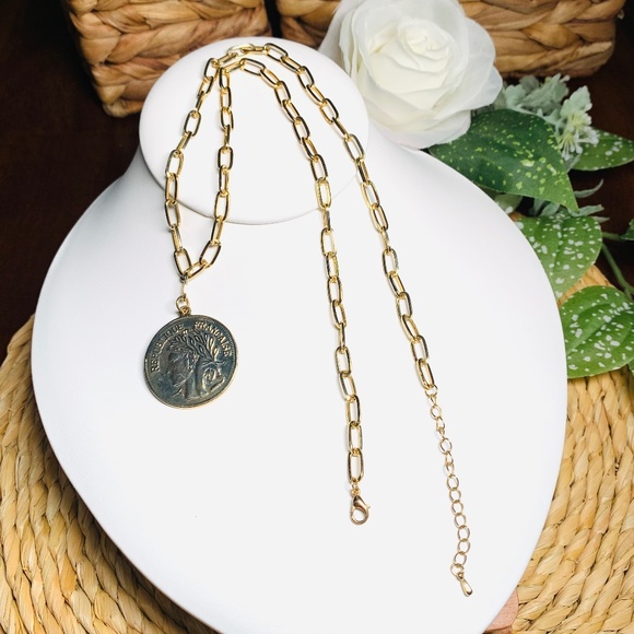 Republique Francaise, Vintage Coin Inspired Medallion, 20”-22” Paperclip chain - Picture 6 of 8